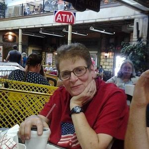 Meet your Posher, Ellen